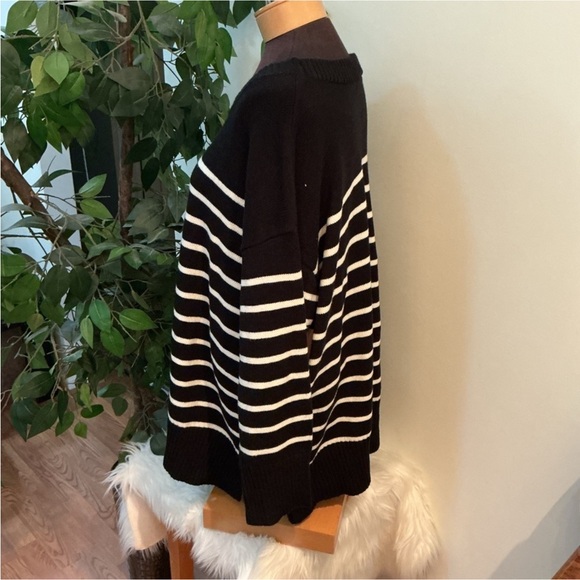 Love Change Italy black with white stripes drop shoulder sweater Woman’s 2X - Picture 9 of 10